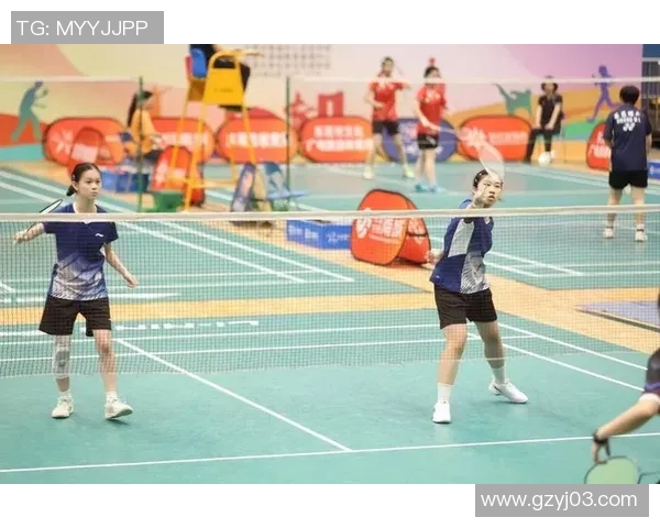 武汉羽毛球队荣登全国羽毛球配合排行榜第七名展现实力与团队精神